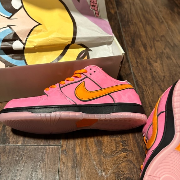 Power puff girls dunks size 9 main image 4